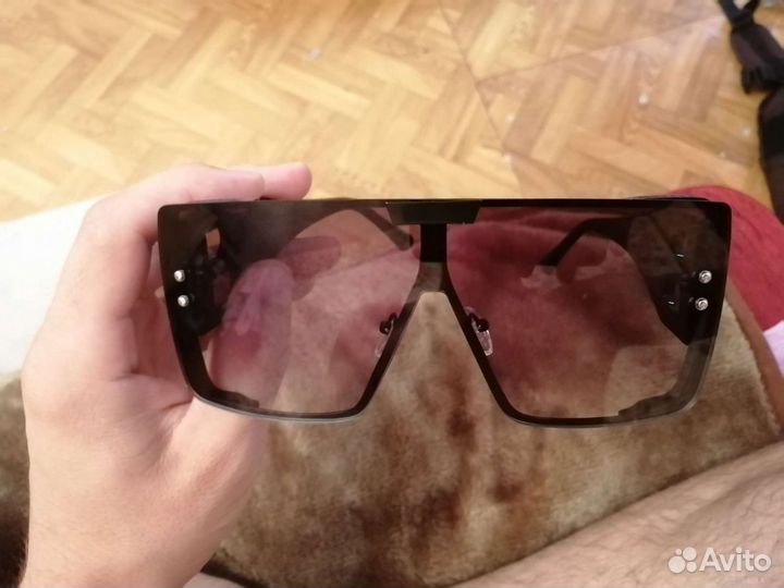 Модные солнцезащитные очки для мужчин и женщин