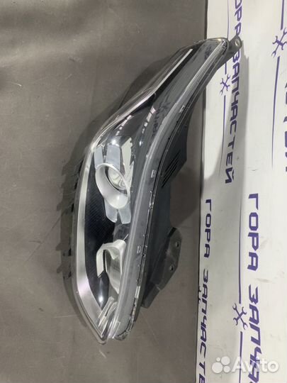 Фара правая Kia Cerato 2018- 92102M6100