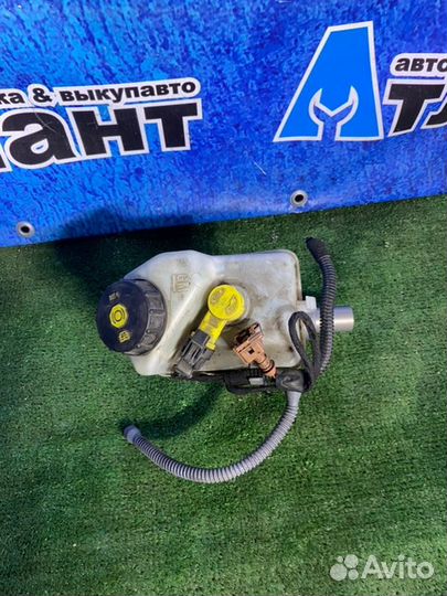 Главный тормозной цилиндр Opel Astra J A14XER 2011