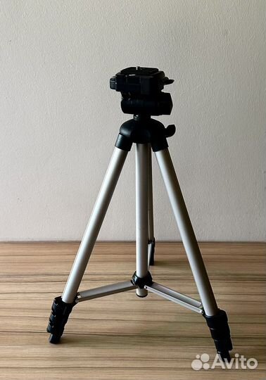 Штатив для фотоаппарата