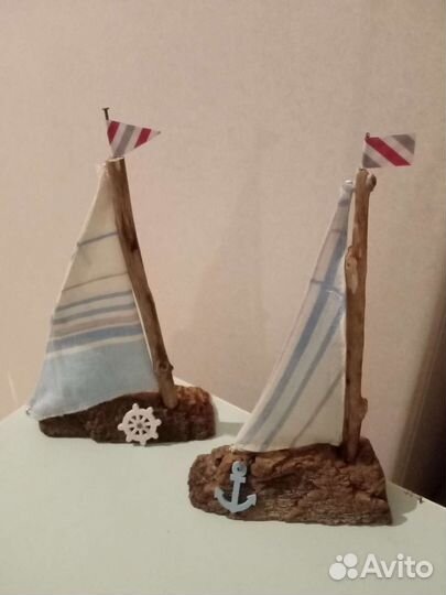 Дрифтвуд домик, маяк, парусная яхта