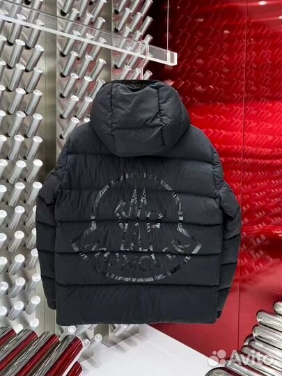 Пуховик Moncler