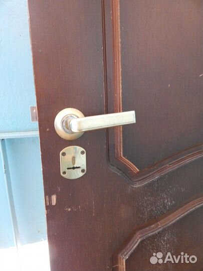 Дверь деревянная