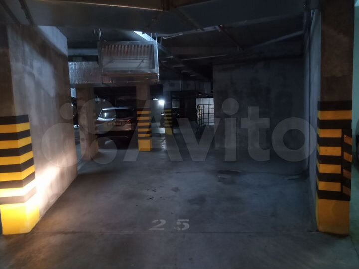 Машиноместо, 18 м²