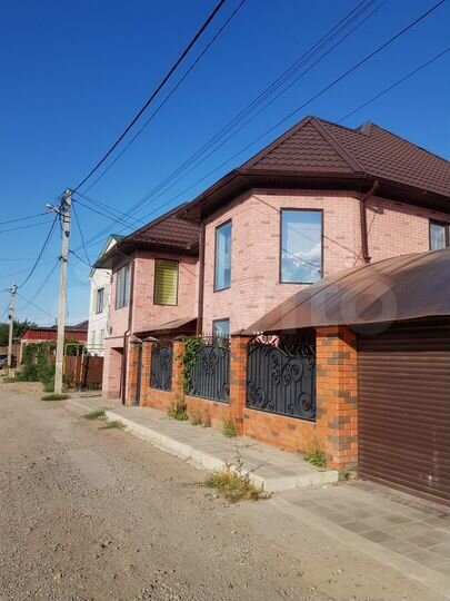 Дом 218,9 м² на участке 7 сот.