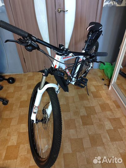 Велосипед GT Avalanche Elite 27,5