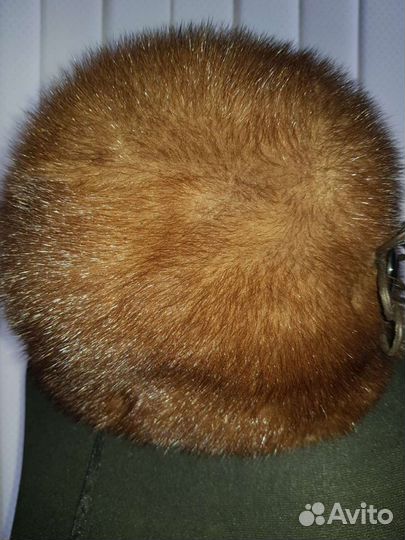 Берет из норки