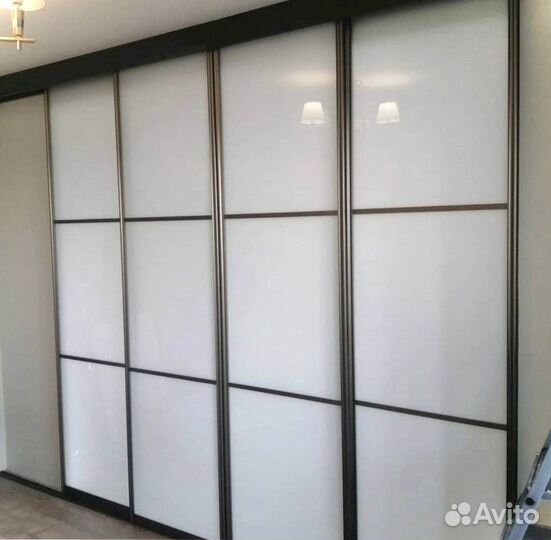 Раздвижная перегородка с матовым стеклом