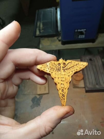 Значок из дерева На любой вкус