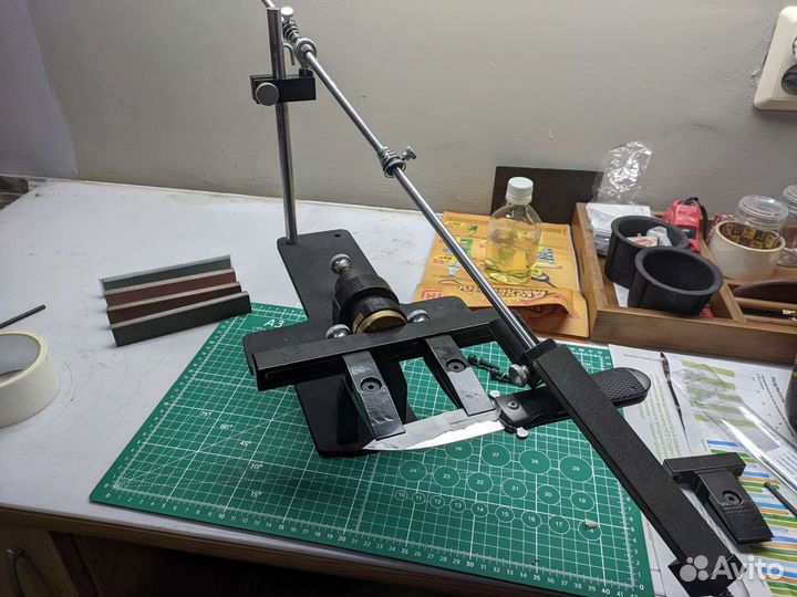 Станок для заточки ножей с поворотным механизмом