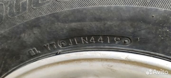 Колеса зимние 205 70 R15 Bridgestone на Ниву