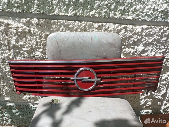 Решётка радиатора Opel Ascona C