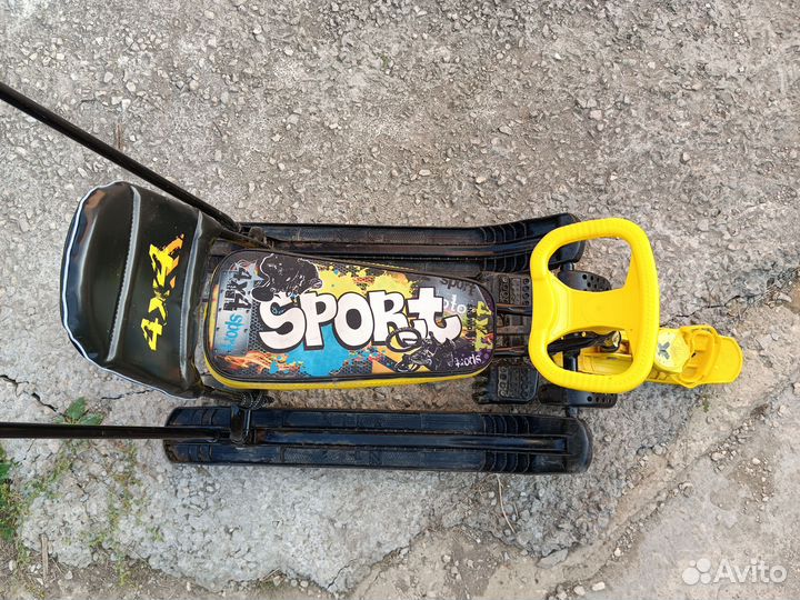 Детский снегокат с колесами