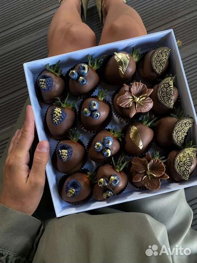 Сладкие наборы с клубникой в шоколаде