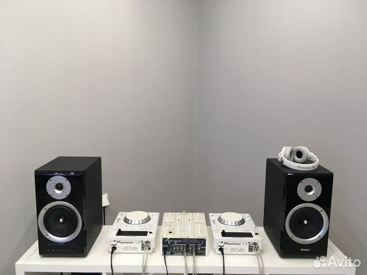 Pioneer 350 pack white