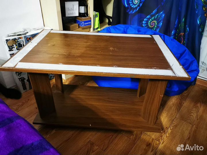 Столик на колёсиках журнальный