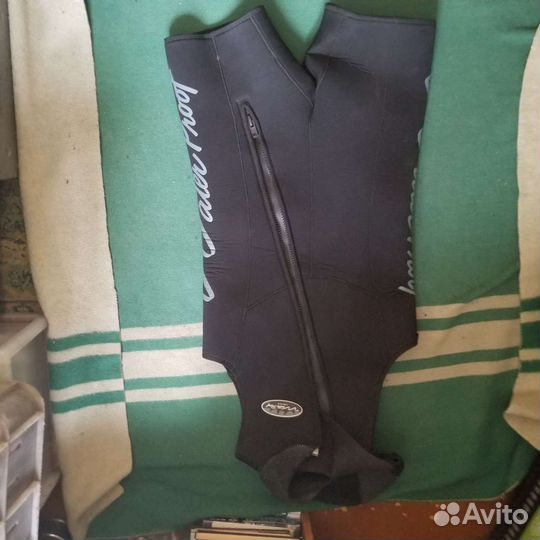 Гидрокостюм