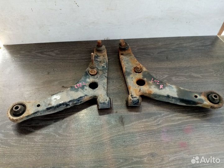 Рычаг передний Mitsubishi Lancer 9