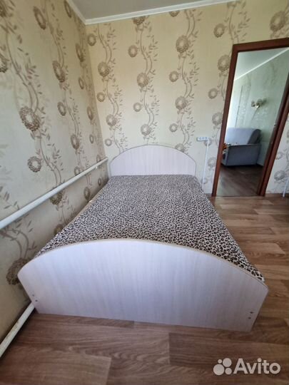 Кровать двухспальная с матрасом бу 140 200