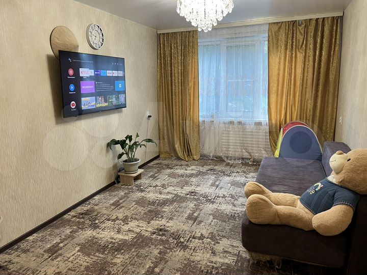 3-к. квартира, 60 м², 1/9 эт.
