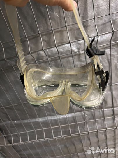 Маска с трубкой для плаванья