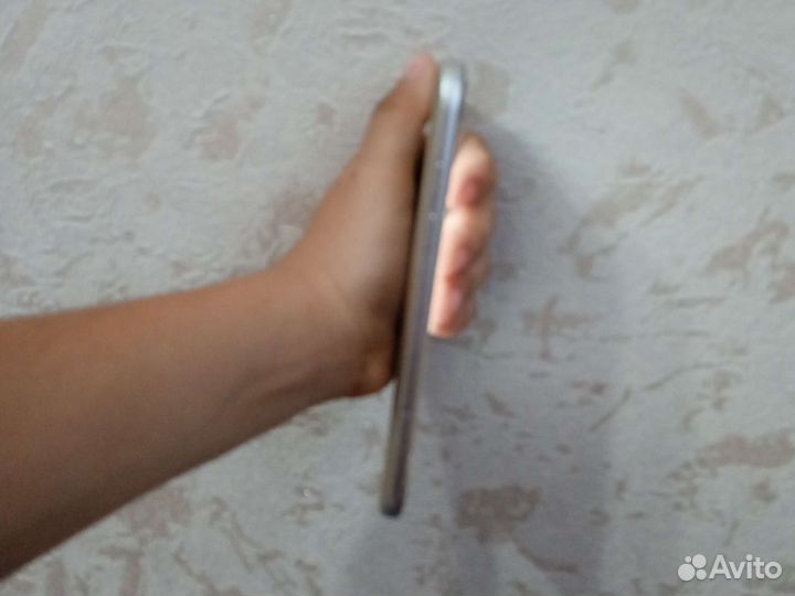 Телефон Samsung