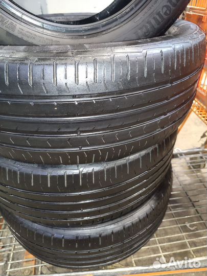 Continental ContiPremiumContact 5 215/55 R17 94W