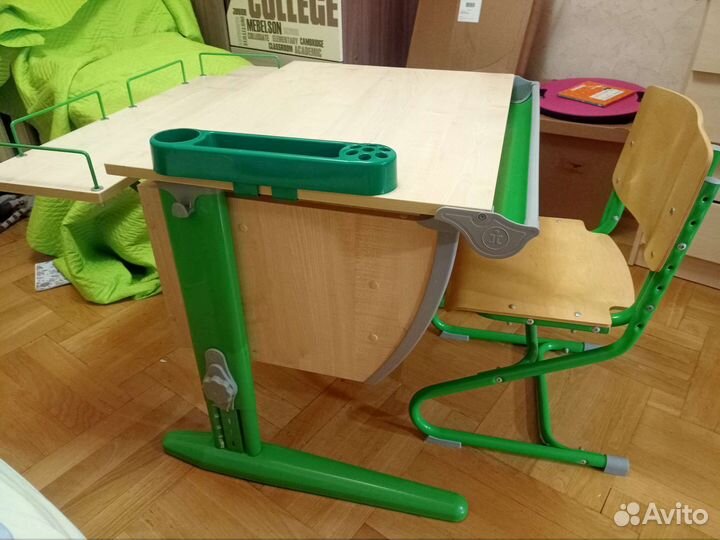 Растущая парта и стул деми