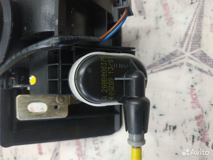 Замок багажника w210 Mercedes седан