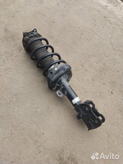 Стойка амортизатора передняя правая Honda Cr-V 4