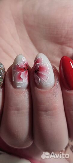 Маникюр, педикюр, наращивание ногтей