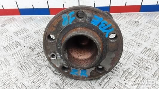 Ступица задняя правая volvo V70 3 (YBE18NY01)