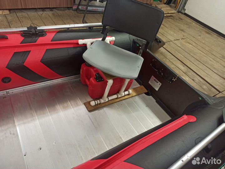 Лодка Гладиатор 370