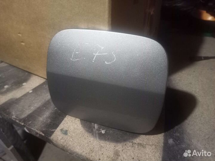 Toyota avensis т250 лючок бензобака