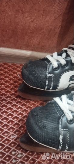 Коньки хоккейные