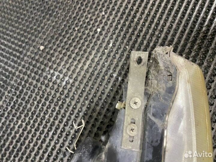 Фара галогеновая передняя левая Nissan Sunny FB15