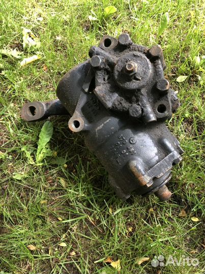 Рулевой редуктор mercedes 814