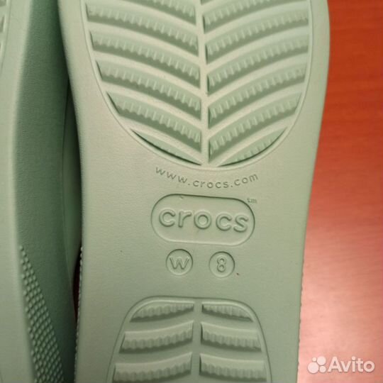 Шлепанцы жен. Crocs р. 38