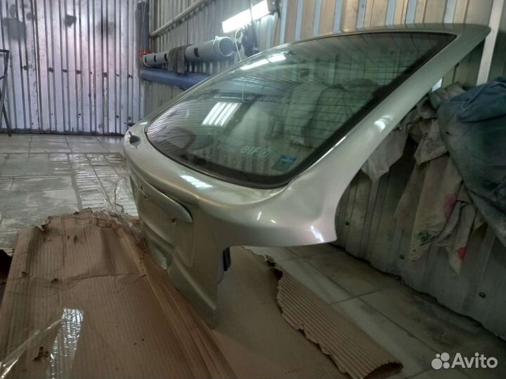 Заднее стекло megane 1