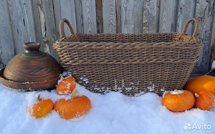 Дровница из ротанга