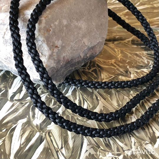 Шнурок на шею