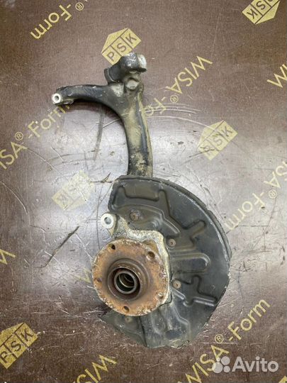 Кулак поворотный передний правый Audi A4 B6 1464