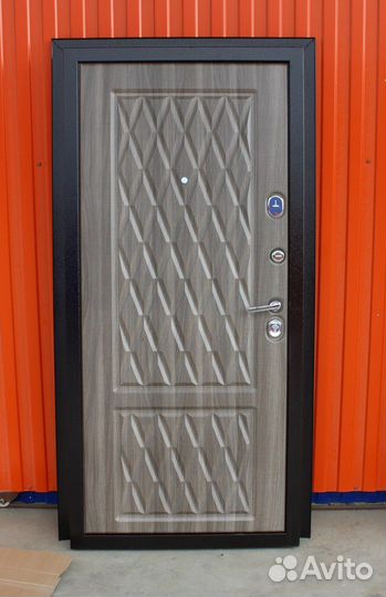 Дверь входная металлическая
