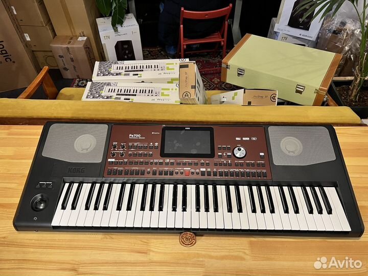 Синтезатор Korg PA700 Professional Arran в Наличии