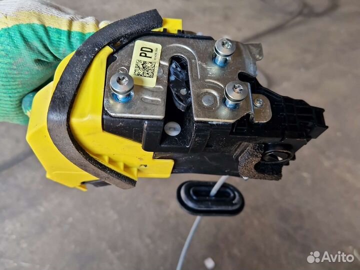 Замок задней правой двери киа к5