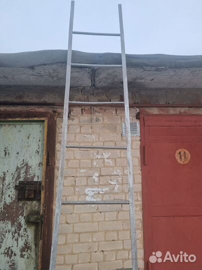 Лестница металлическая из уголка дл 3,40м на 47 см