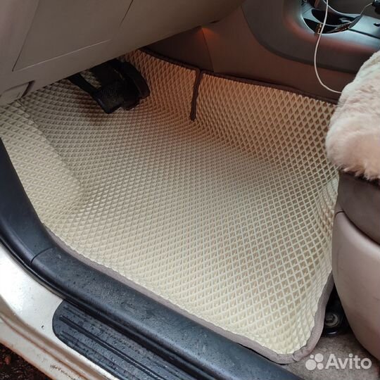 EVA коврики 3D на Toyota RAV4 с бортами