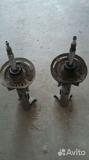 Стойки передние мерседес С-180 2008г