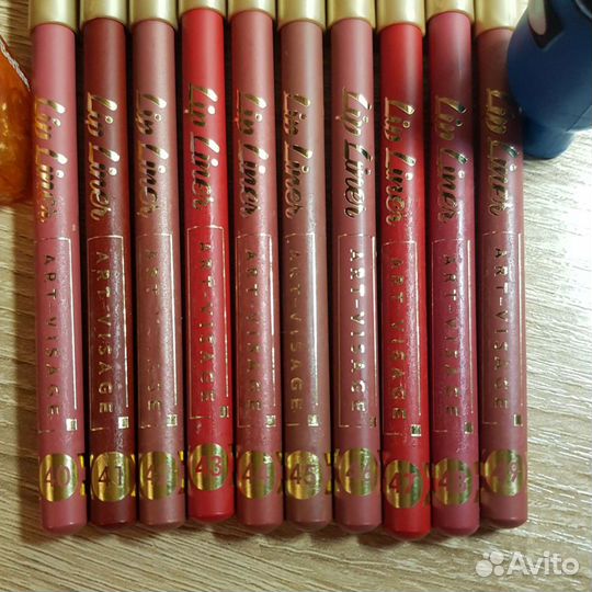 Помада, карандаш для губ Арт Визаж