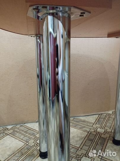 Кухонный стол